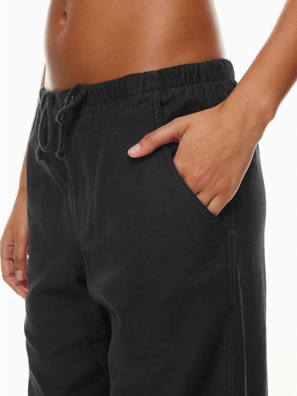 Aritzia TNA Cache Cargo Pant - Black Cotton Relaxed Mid-rise Parachute Pants - Picture 5 of 11